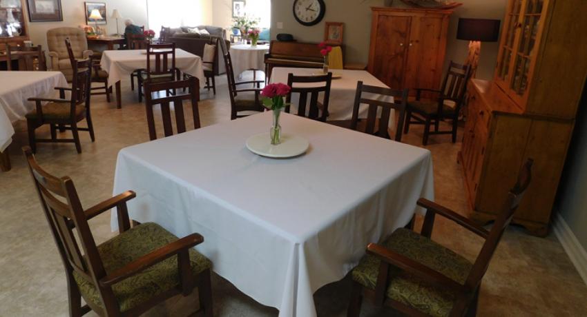 dining room at Nine Mile Villa